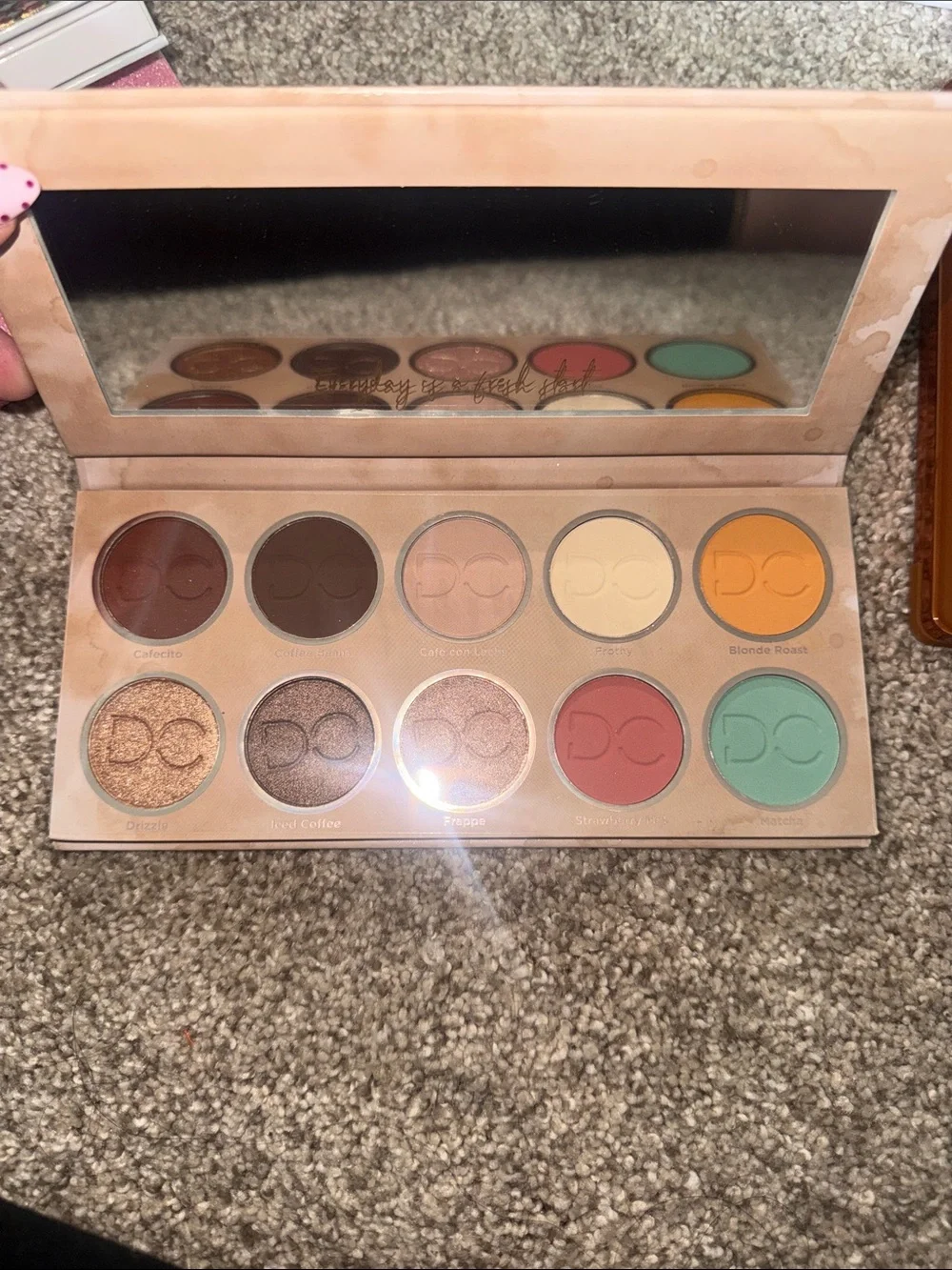Dominique Cosmetics latte 2 palette